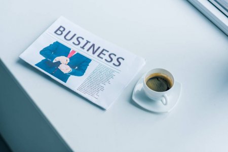 Глава свердловского минздрава станцевала вальс в центре Екатеринбурга. Видео