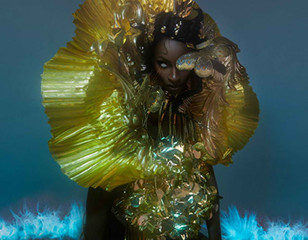 Граффити наркосбытчиков закрасили волонтеры в Пскове